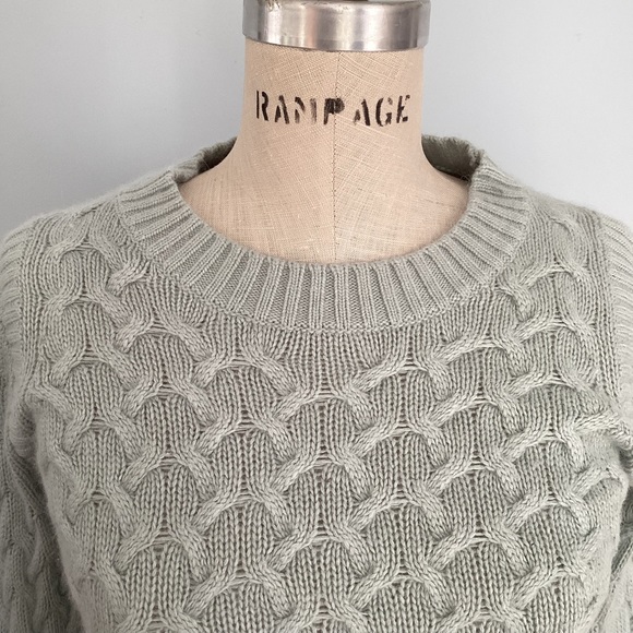 J.Crew Cable Crewneck Sweater Size XSmall - Picture 2 of 12